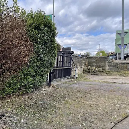 度假居 Near Headingley Stadium *